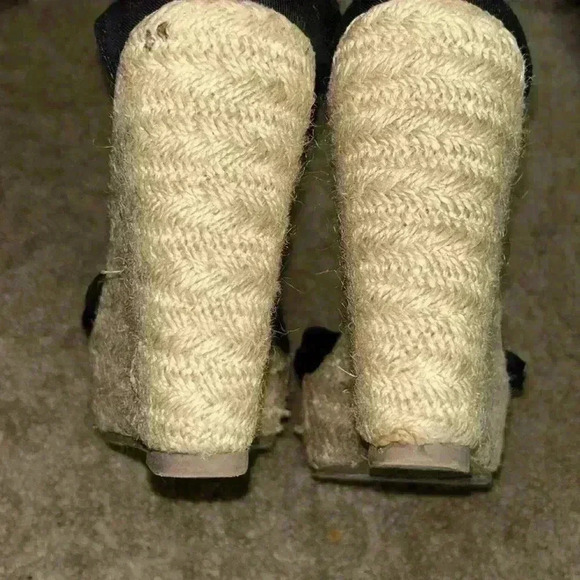 Gently used women’s Massimo supply Co. wedges size 7 - Picture 9 of 10